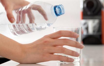 Лечение минеральной водой при повышенной кислотности желудка Какая минеральная вода повышает кислотность